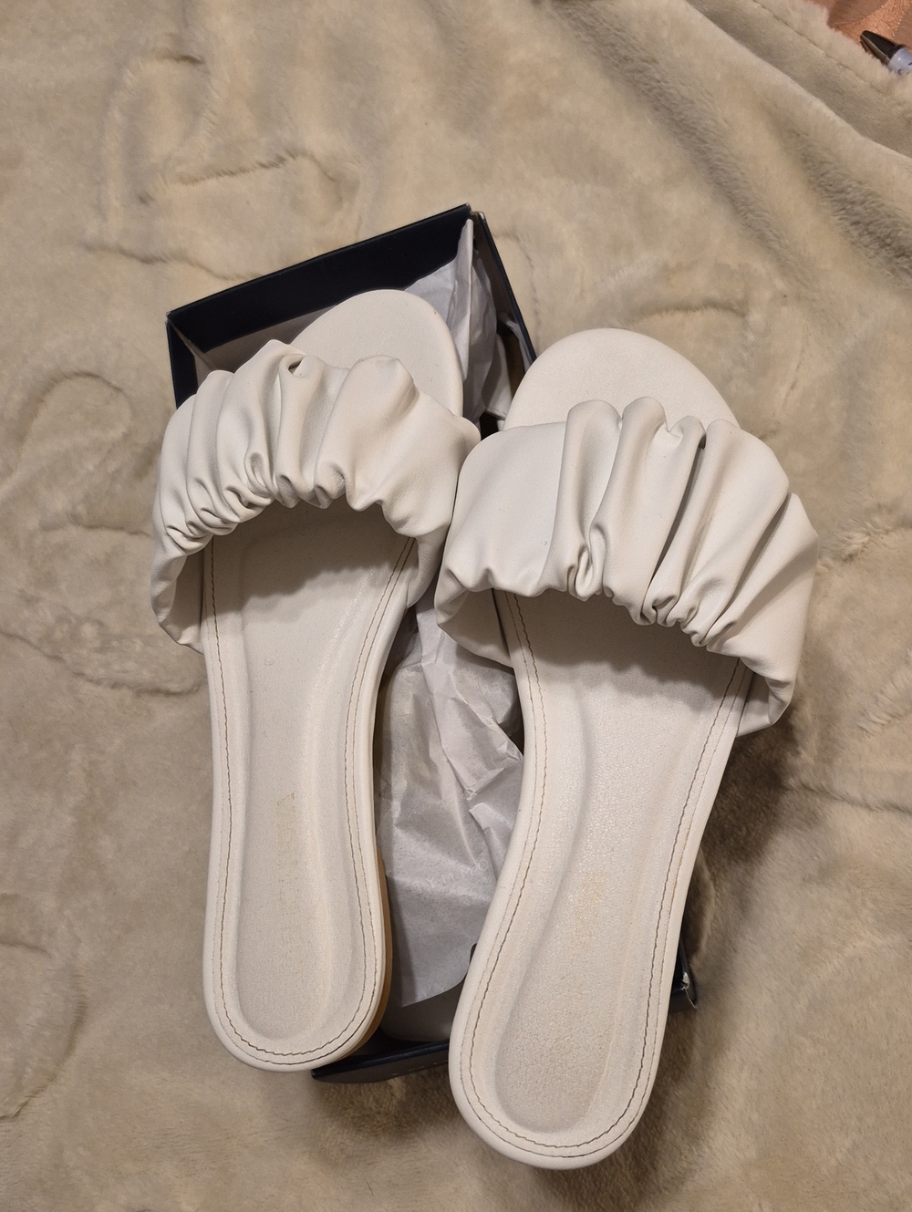 Women’s Cream Ruched Slide Sandals
